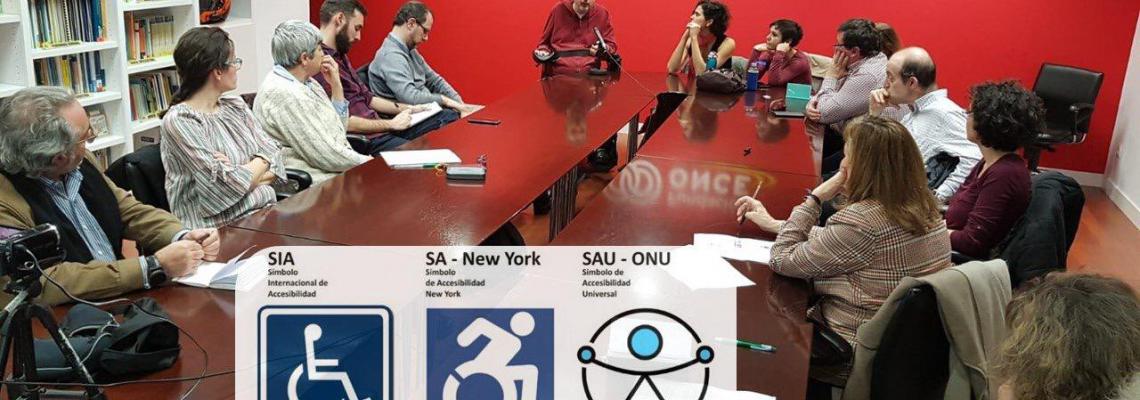 Imagen de grupo de los asistentes en el debate